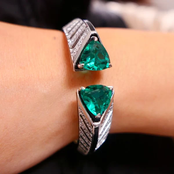 Pulseira feminina, AYJEWELRY- com Triângulo Duplo, Zircão Verde Esmeralda, Pedra de Cristal, Esmalte Preto, Jóias Designer - Image 3