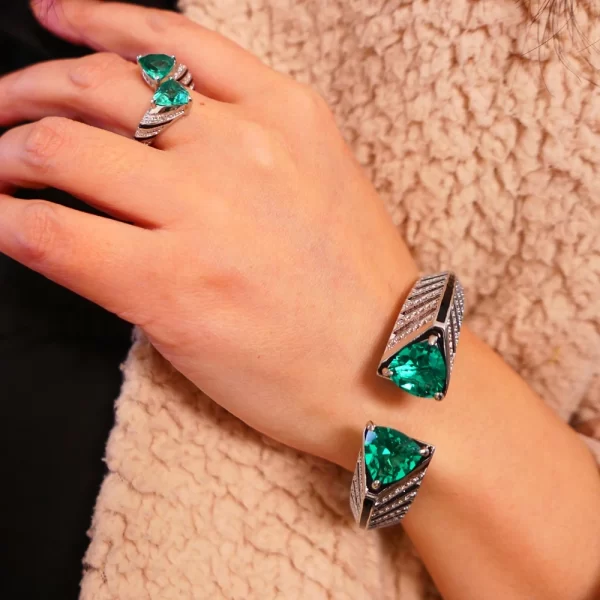 Pulseira feminina, AYJEWELRY- com Triângulo Duplo, Zircão Verde Esmeralda, Pedra de Cristal, Esmalte Preto, Jóias Designer - Image 5