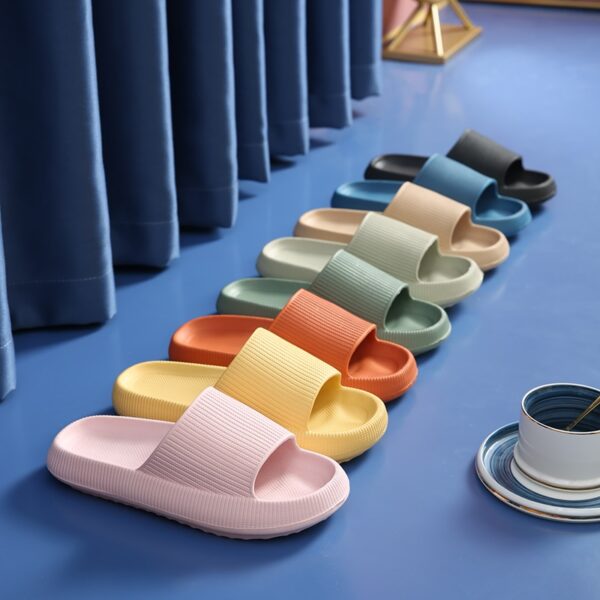 Chinelos unissex Grossa Plataforma Nuvem, Banheiro Interior Slides Macio EVA Anti-Slip Home Floor Slides  Verão sapatos.
