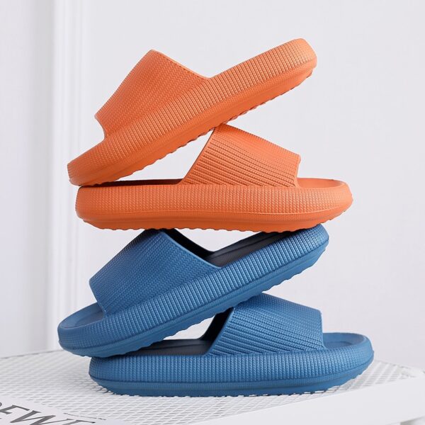 Chinelos unissex Grossa Plataforma Nuvem, Banheiro Interior Slides Macio EVA Anti-Slip Home Floor Slides  Verão sapatos. - Image 17