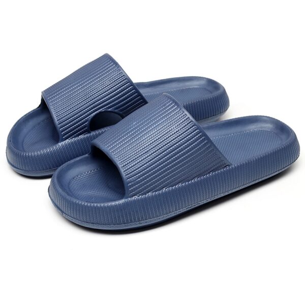 Chinelos unissex Grossa Plataforma Nuvem, Banheiro Interior Slides Macio EVA Anti-Slip Home Floor Slides  Verão sapatos. - Image 3