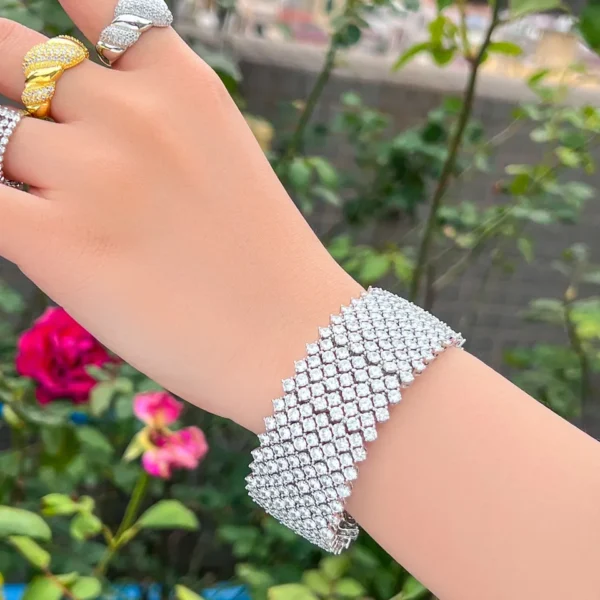 Pulseiras feminina, CWWZircons, Round Cubic Zirconia, Pavimentada, Pulseiras De Tênis, Chunky Statement, Big Wide, Jóias de luxo, nupcial, CB313, 352Pcs - Image 4