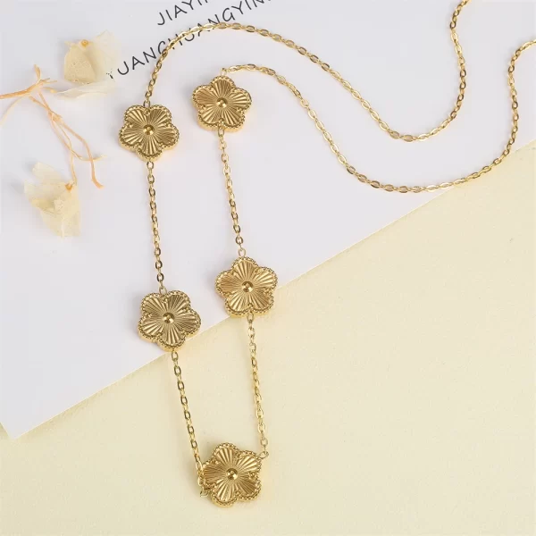Pulseiras feminina de aço inoxidável impermeável, flor de cinco folhas, trevo botânico, laser de flor de ameixa alta qualidade, novo design. - Image 12