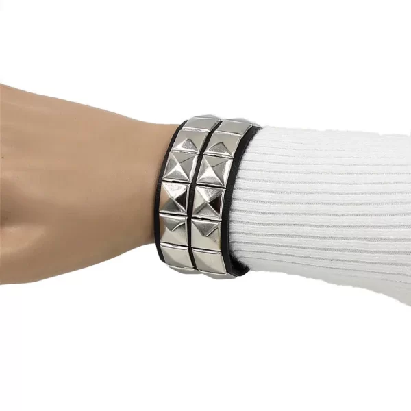 Pulseira de couro, unissex,  PU punk gótico, 3 linhas, picos cuspidais, correntes de rebite, jóias para amigos, novo. - Image 6