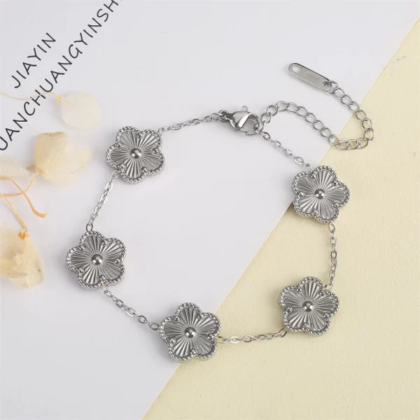 Pulseiras feminina de aço inoxidável impermeável, flor de cinco folhas, trevo botânico, laser de flor de ameixa alta qualidade, novo design. - Image 7
