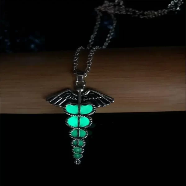 Colar pingente luminoso brilhante unissex, lança cavaleiro, brilha no lúcio escuro, presente de Halloween - Image 3