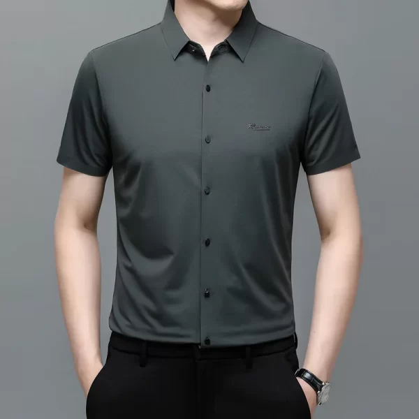 Camisa masculina, manga curta,  gola virada para baixo, tops soltos, sem engomar, sem costura, respirável, negócio, casual, high-end, moda.