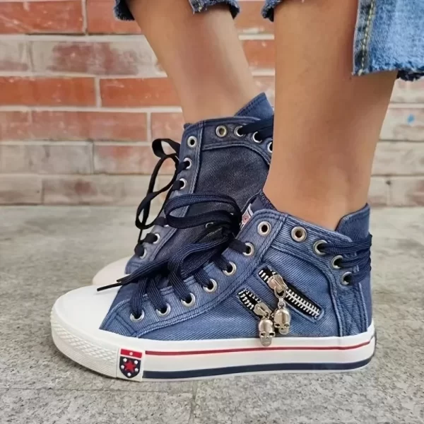 Sapato feminino jeans azul claro, de lona,  de renda, caveira clássica de metal, casual, novo. - Image 3